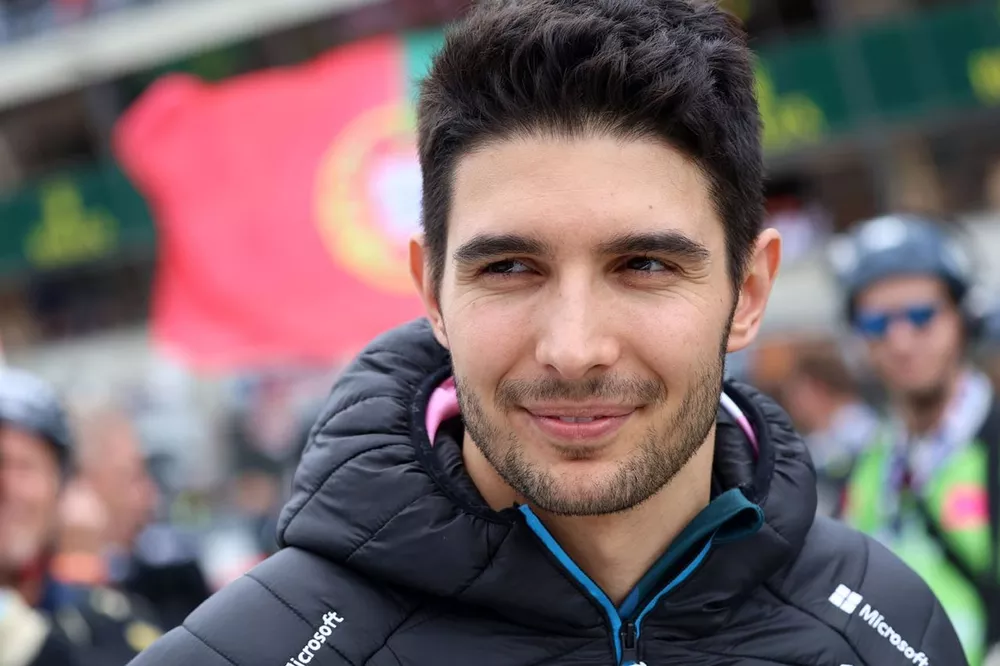 RESMI! ESTEBAN OCON PEMBALAP HAAS DI F1 2025