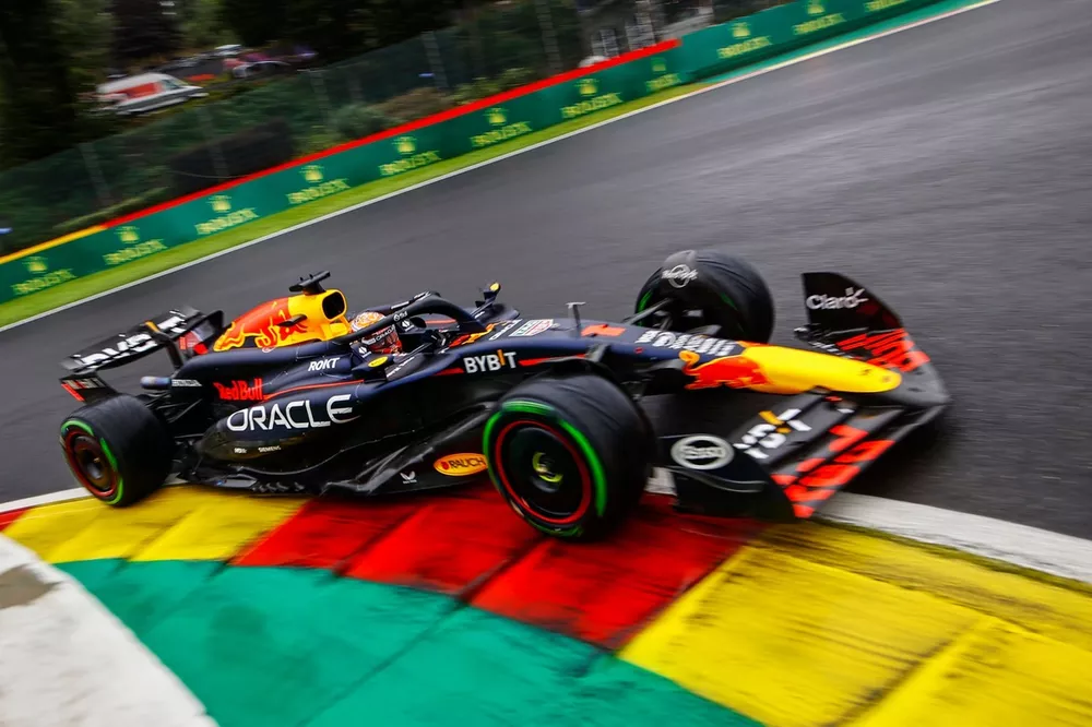 VERSTAPPEN: RED BULL BUTUH KEAJAIBAN UNTUK KALAHKAN MCLAREN DI GP BELGIA